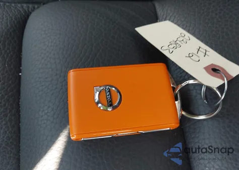 2024 Volvo Xc60 T8 Plus Dark Theme из США, поврежденный, VIN YV4H60DL6R1755096